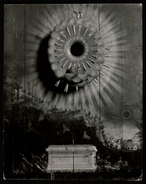 Fragment dekoracji grobu Bożego w Kacwinie, zdjęcie sprzed 1939