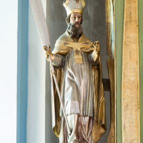 Rzeźba ukazująca św. Wojciecha z kościoła pod wezwaniem św. Marii Magdaleny w Trzebuni