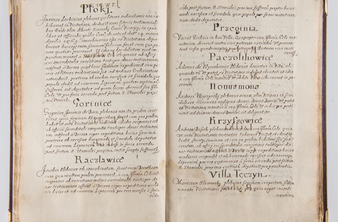 Zdjęcie nr 38 dla obiektu archiwalnego: Liber continens decreta executiva visitationum et alia ad correctionem et reformationem vitae et morum cleri pertinentia tempore fel. rec. R.D. Bernardi Maciejowski Cardinalis et episcopi Cracoviensis ac ducis Severiensis conscripta ex annis 1601 et sequent