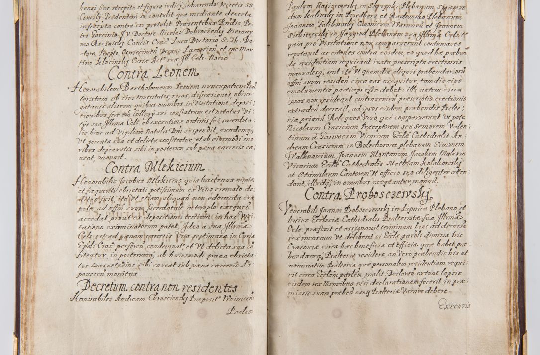 Zdjęcie nr 50 dla obiektu archiwalnego: Liber continens decreta executiva visitationum et alia ad correctionem et reformationem vitae et morum cleri pertinentia tempore fel. rec. R.D. Bernardi Maciejowski Cardinalis et episcopi Cracoviensis ac ducis Severiensis conscripta ex annis 1601 et sequent