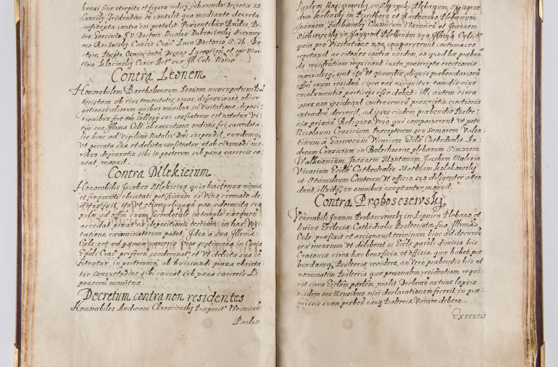 Zdjęcie nr 51 dla obiektu archiwalnego: Liber continens decreta executiva visitationum et alia ad correctionem et reformationem vitae et morum cleri pertinentia tempore fel. rec. R.D. Bernardi Maciejowski Cardinalis et episcopi Cracoviensis ac ducis Severiensis conscripta ex annis 1601 et sequent