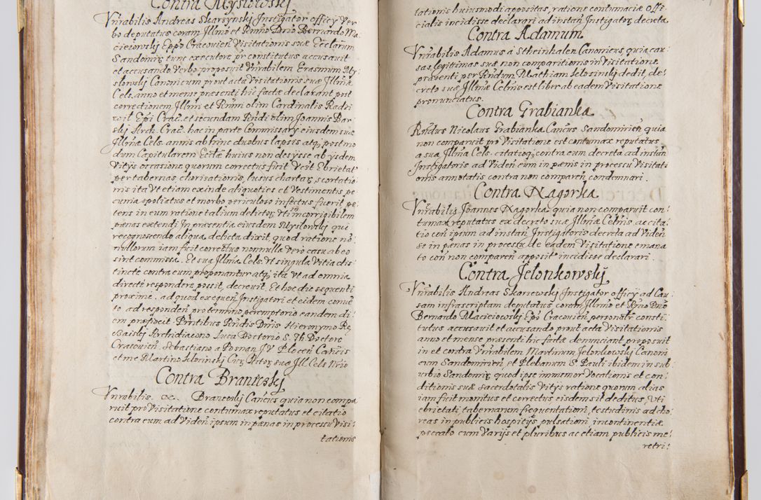 Zdjęcie nr 82 dla obiektu archiwalnego: Liber continens decreta executiva visitationum et alia ad correctionem et reformationem vitae et morum cleri pertinentia tempore fel. rec. R.D. Bernardi Maciejowski Cardinalis et episcopi Cracoviensis ac ducis Severiensis conscripta ex annis 1601 et sequent