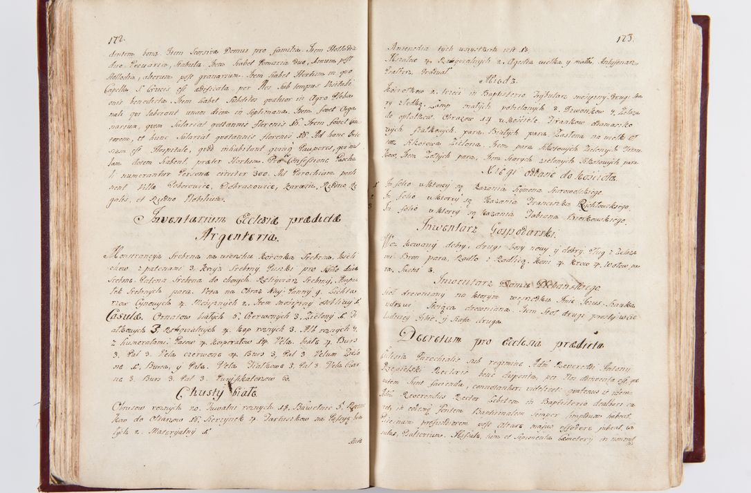 Zdjęcie nr 92 dla obiektu archiwalnego: Visitatio archidiaconatus Cracoviensis (Decanatus: Skalensis - 1727; Vitoviensis - 1727; Prossoviensis - 1728; Novi Montis - 1728; Scawinensis - 1729; Xsiążnensis - 1731; Woynicensis - 1731; Zatoriensis - 1729; Lipnicensis - 1730; Dobczycensis - 1730; Andreoviensis - 1731; Żyvecensis - 1732; Oswiemensis - 1732; Wielicensis - 1741; postea sequntur inventaria ecclesiarum decanatus Dobczycensis, Woynicensis, Andreoviensis) per R.D. Michaelem de Magna Kunice Kunicki, episcopum Arsiacensem, suffraganeum et archidiaconum Cracoviensem annis 1727 - 1741 peracta