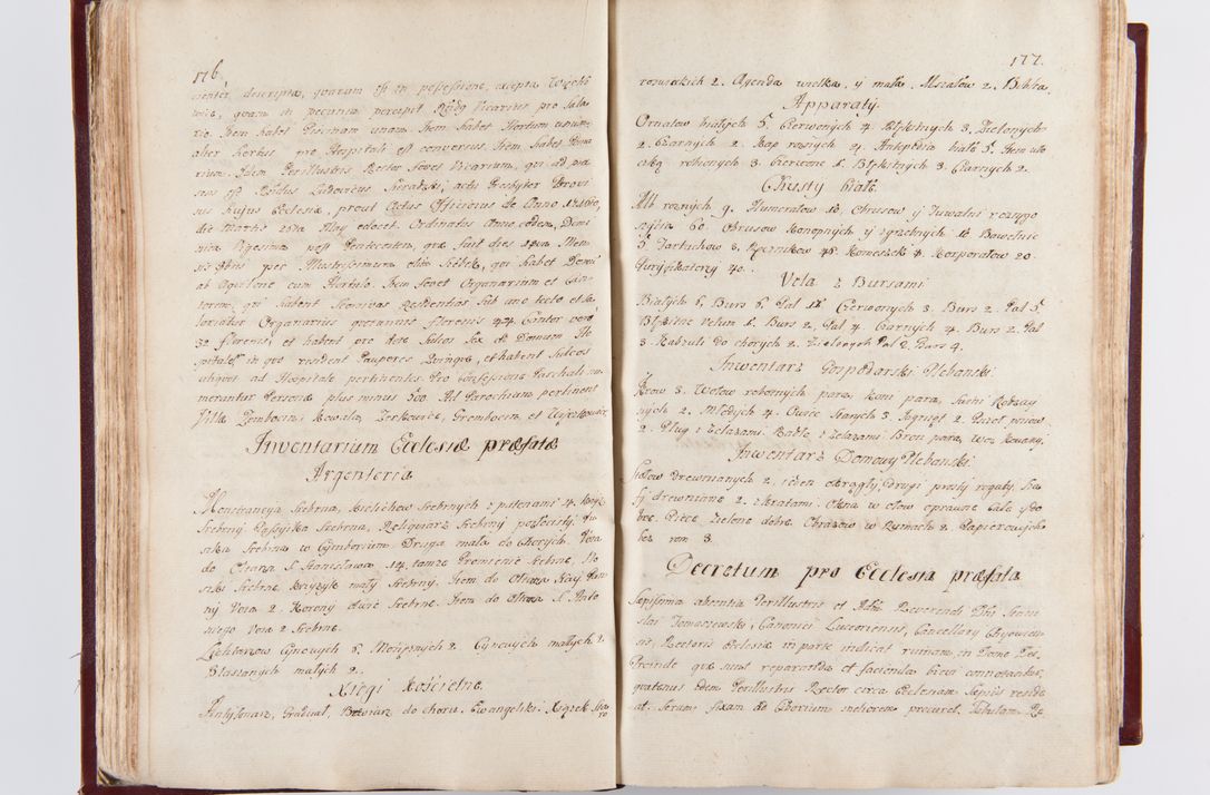 Zdjęcie nr 95 dla obiektu archiwalnego: Visitatio archidiaconatus Cracoviensis (Decanatus: Skalensis - 1727; Vitoviensis - 1727; Prossoviensis - 1728; Novi Montis - 1728; Scawinensis - 1729; Xsiążnensis - 1731; Woynicensis - 1731; Zatoriensis - 1729; Lipnicensis - 1730; Dobczycensis - 1730; Andreoviensis - 1731; Żyvecensis - 1732; Oswiemensis - 1732; Wielicensis - 1741; postea sequntur inventaria ecclesiarum decanatus Dobczycensis, Woynicensis, Andreoviensis) per R.D. Michaelem de Magna Kunice Kunicki, episcopum Arsiacensem, suffraganeum et archidiaconum Cracoviensem annis 1727 - 1741 peracta