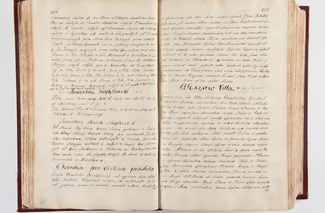 Zdjęcie nr 110 dla obiektu archiwalnego: Visitatio archidiaconatus Cracoviensis (Decanatus: Skalensis - 1727; Vitoviensis - 1727; Prossoviensis - 1728; Novi Montis - 1728; Scawinensis - 1729; Xsiążnensis - 1731; Woynicensis - 1731; Zatoriensis - 1729; Lipnicensis - 1730; Dobczycensis - 1730; Andreoviensis - 1731; Żyvecensis - 1732; Oswiemensis - 1732; Wielicensis - 1741; postea sequntur inventaria ecclesiarum decanatus Dobczycensis, Woynicensis, Andreoviensis) per R.D. Michaelem de Magna Kunice Kunicki, episcopum Arsiacensem, suffraganeum et archidiaconum Cracoviensem annis 1727 - 1741 peracta