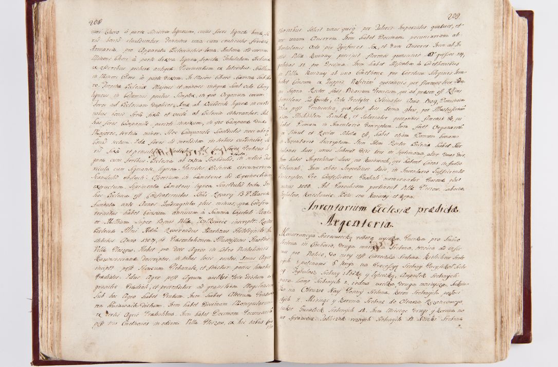 Zdjęcie nr 111 dla obiektu archiwalnego: Visitatio archidiaconatus Cracoviensis (Decanatus: Skalensis - 1727; Vitoviensis - 1727; Prossoviensis - 1728; Novi Montis - 1728; Scawinensis - 1729; Xsiążnensis - 1731; Woynicensis - 1731; Zatoriensis - 1729; Lipnicensis - 1730; Dobczycensis - 1730; Andreoviensis - 1731; Żyvecensis - 1732; Oswiemensis - 1732; Wielicensis - 1741; postea sequntur inventaria ecclesiarum decanatus Dobczycensis, Woynicensis, Andreoviensis) per R.D. Michaelem de Magna Kunice Kunicki, episcopum Arsiacensem, suffraganeum et archidiaconum Cracoviensem annis 1727 - 1741 peracta