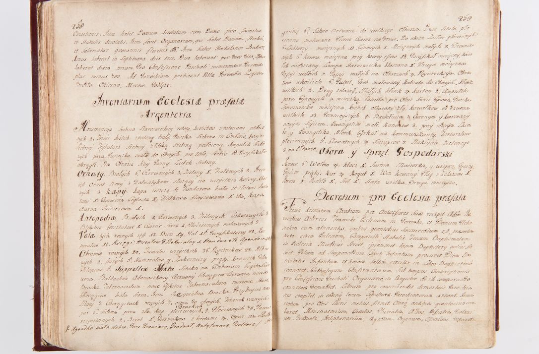 Zdjęcie nr 135 dla obiektu archiwalnego: Visitatio archidiaconatus Cracoviensis (Decanatus: Skalensis - 1727; Vitoviensis - 1727; Prossoviensis - 1728; Novi Montis - 1728; Scawinensis - 1729; Xsiążnensis - 1731; Woynicensis - 1731; Zatoriensis - 1729; Lipnicensis - 1730; Dobczycensis - 1730; Andreoviensis - 1731; Żyvecensis - 1732; Oswiemensis - 1732; Wielicensis - 1741; postea sequntur inventaria ecclesiarum decanatus Dobczycensis, Woynicensis, Andreoviensis) per R.D. Michaelem de Magna Kunice Kunicki, episcopum Arsiacensem, suffraganeum et archidiaconum Cracoviensem annis 1727 - 1741 peracta