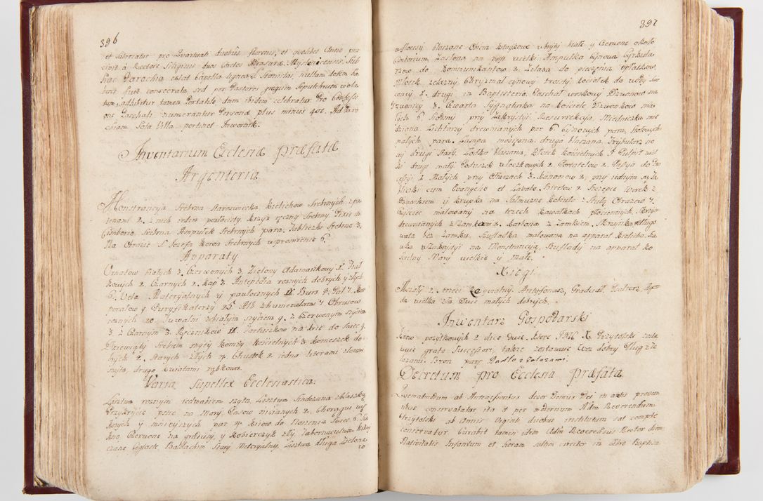 Zdjęcie nr 206 dla obiektu archiwalnego: Visitatio archidiaconatus Cracoviensis (Decanatus: Skalensis - 1727; Vitoviensis - 1727; Prossoviensis - 1728; Novi Montis - 1728; Scawinensis - 1729; Xsiążnensis - 1731; Woynicensis - 1731; Zatoriensis - 1729; Lipnicensis - 1730; Dobczycensis - 1730; Andreoviensis - 1731; Żyvecensis - 1732; Oswiemensis - 1732; Wielicensis - 1741; postea sequntur inventaria ecclesiarum decanatus Dobczycensis, Woynicensis, Andreoviensis) per R.D. Michaelem de Magna Kunice Kunicki, episcopum Arsiacensem, suffraganeum et archidiaconum Cracoviensem annis 1727 - 1741 peracta