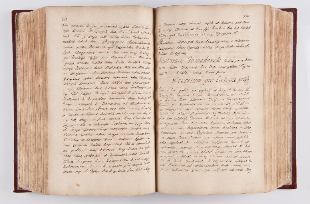 Zdjęcie nr 377 dla obiektu archiwalnego: Visitatio archidiaconatus Cracoviensis (Decanatus: Skalensis - 1727; Vitoviensis - 1727; Prossoviensis - 1728; Novi Montis - 1728; Scawinensis - 1729; Xsiążnensis - 1731; Woynicensis - 1731; Zatoriensis - 1729; Lipnicensis - 1730; Dobczycensis - 1730; Andreoviensis - 1731; Żyvecensis - 1732; Oswiemensis - 1732; Wielicensis - 1741; postea sequntur inventaria ecclesiarum decanatus Dobczycensis, Woynicensis, Andreoviensis) per R.D. Michaelem de Magna Kunice Kunicki, episcopum Arsiacensem, suffraganeum et archidiaconum Cracoviensem annis 1727 - 1741 peracta