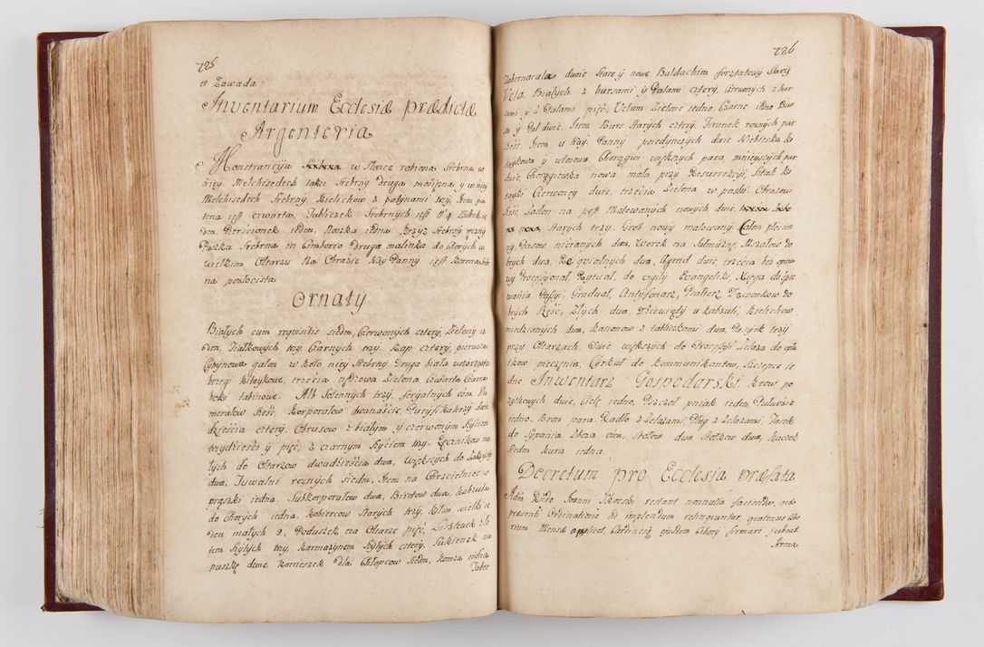 Zdjęcie nr 380 dla obiektu archiwalnego: Visitatio archidiaconatus Cracoviensis (Decanatus: Skalensis - 1727; Vitoviensis - 1727; Prossoviensis - 1728; Novi Montis - 1728; Scawinensis - 1729; Xsiążnensis - 1731; Woynicensis - 1731; Zatoriensis - 1729; Lipnicensis - 1730; Dobczycensis - 1730; Andreoviensis - 1731; Żyvecensis - 1732; Oswiemensis - 1732; Wielicensis - 1741; postea sequntur inventaria ecclesiarum decanatus Dobczycensis, Woynicensis, Andreoviensis) per R.D. Michaelem de Magna Kunice Kunicki, episcopum Arsiacensem, suffraganeum et archidiaconum Cracoviensem annis 1727 - 1741 peracta