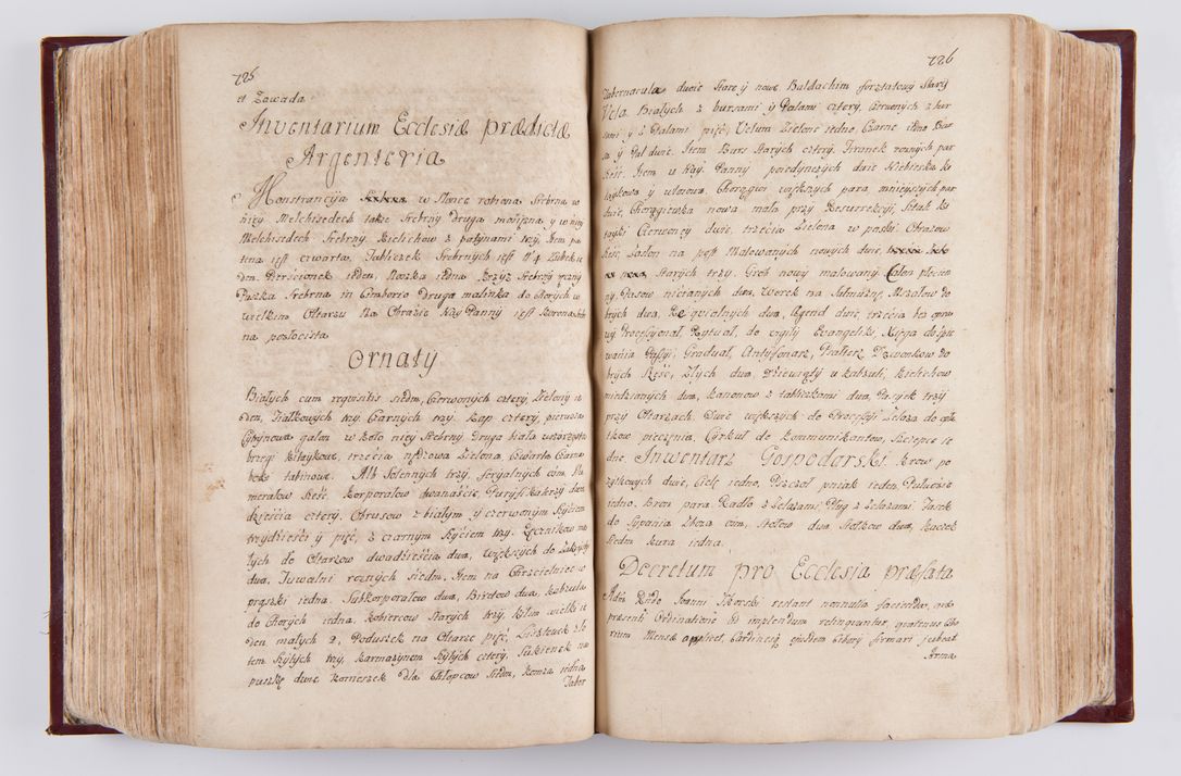 Zdjęcie nr 381 dla obiektu archiwalnego: Visitatio archidiaconatus Cracoviensis (Decanatus: Skalensis - 1727; Vitoviensis - 1727; Prossoviensis - 1728; Novi Montis - 1728; Scawinensis - 1729; Xsiążnensis - 1731; Woynicensis - 1731; Zatoriensis - 1729; Lipnicensis - 1730; Dobczycensis - 1730; Andreoviensis - 1731; Żyvecensis - 1732; Oswiemensis - 1732; Wielicensis - 1741; postea sequntur inventaria ecclesiarum decanatus Dobczycensis, Woynicensis, Andreoviensis) per R.D. Michaelem de Magna Kunice Kunicki, episcopum Arsiacensem, suffraganeum et archidiaconum Cracoviensem annis 1727 - 1741 peracta