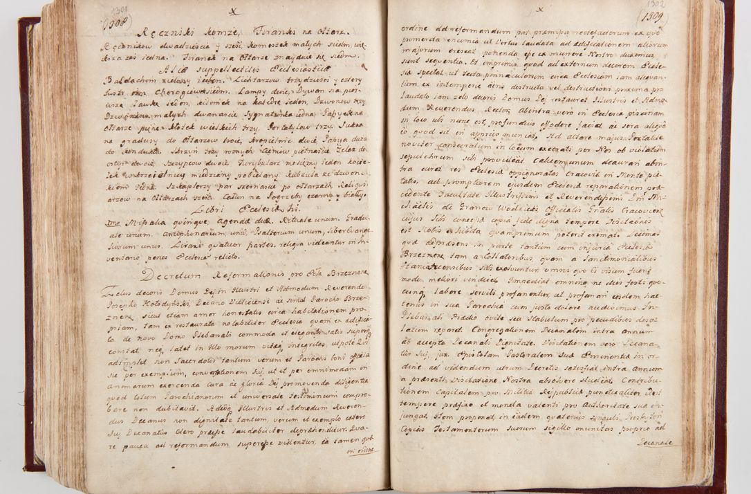Zdjęcie nr 688 dla obiektu archiwalnego: Visitatio archidiaconatus Cracoviensis (Decanatus: Skalensis - 1727; Vitoviensis - 1727; Prossoviensis - 1728; Novi Montis - 1728; Scawinensis - 1729; Xsiążnensis - 1731; Woynicensis - 1731; Zatoriensis - 1729; Lipnicensis - 1730; Dobczycensis - 1730; Andreoviensis - 1731; Żyvecensis - 1732; Oswiemensis - 1732; Wielicensis - 1741; postea sequntur inventaria ecclesiarum decanatus Dobczycensis, Woynicensis, Andreoviensis) per R.D. Michaelem de Magna Kunice Kunicki, episcopum Arsiacensem, suffraganeum et archidiaconum Cracoviensem annis 1727 - 1741 peracta