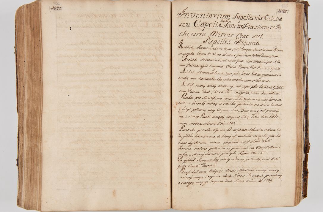 Zdjęcie nr 524 dla obiektu archiwalnego: Acta visitationis ecclesiarum parachialium tum capellarum - oratorium, hospitalium, confraternitatum ac aliorum piorum locorum intra et extra civitatem Cracoviensem consistentium, vigore litterarum specialis commissionis Cel. Principis et. R.D. Andrea Stanislai Kostka in Załuskie Załuski episcopi Cracoviensis ducis Severiensis, per Hyacinthum Łopacki canonicum et archipraesbyterum Cracoviensem, canonicum et archipraesbyterum Cracoviensem, canonicum Sandomieriensem, visitatorem a.D. 1748 et sequentii conscripta