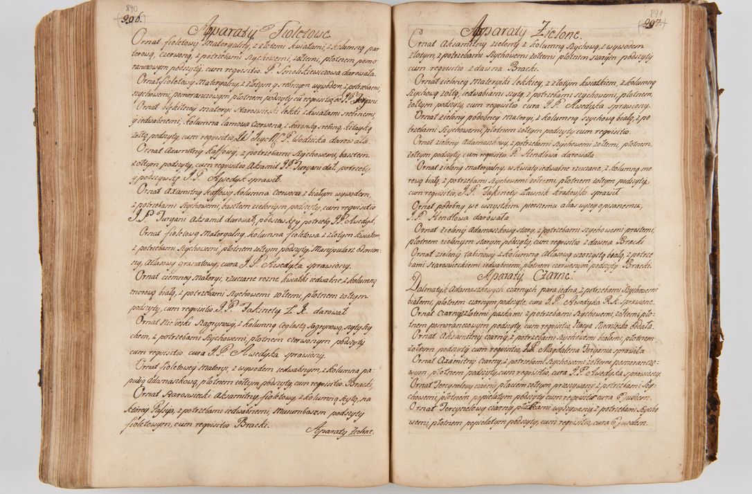 Zdjęcie nr 488 dla obiektu archiwalnego: Acta visitationis ecclesiarum parachialium tum capellarum - oratorium, hospitalium, confraternitatum ac aliorum piorum locorum intra et extra civitatem Cracoviensem consistentium, vigore litterarum specialis commissionis Cel. Principis et. R.D. Andrea Stanislai Kostka in Załuskie Załuski episcopi Cracoviensis ducis Severiensis, per Hyacinthum Łopacki canonicum et archipraesbyterum Cracoviensem, canonicum et archipraesbyterum Cracoviensem, canonicum Sandomieriensem, visitatorem a.D. 1748 et sequentii conscripta