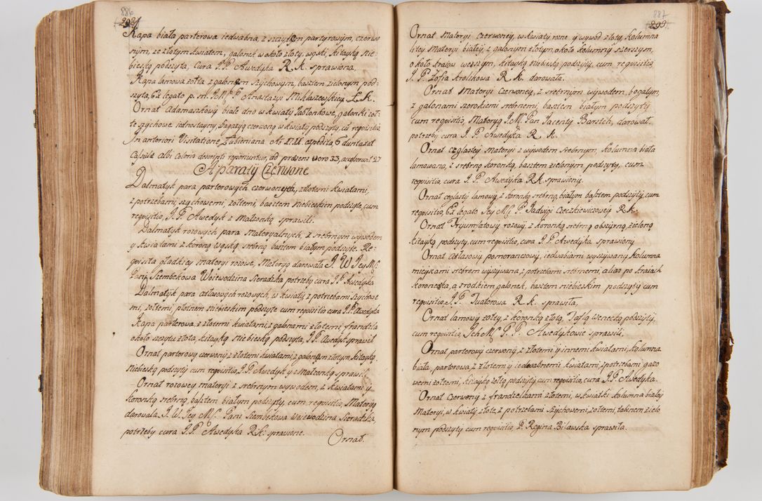 Zdjęcie nr 486 dla obiektu archiwalnego: Acta visitationis ecclesiarum parachialium tum capellarum - oratorium, hospitalium, confraternitatum ac aliorum piorum locorum intra et extra civitatem Cracoviensem consistentium, vigore litterarum specialis commissionis Cel. Principis et. R.D. Andrea Stanislai Kostka in Załuskie Załuski episcopi Cracoviensis ducis Severiensis, per Hyacinthum Łopacki canonicum et archipraesbyterum Cracoviensem, canonicum et archipraesbyterum Cracoviensem, canonicum Sandomieriensem, visitatorem a.D. 1748 et sequentii conscripta