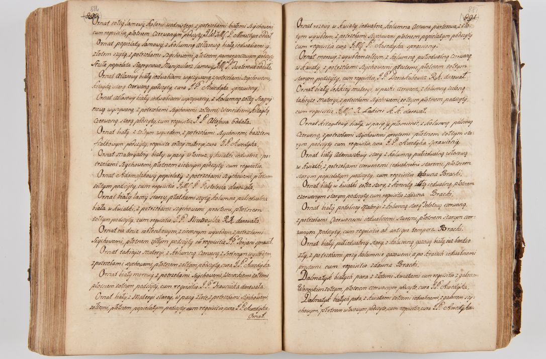 Zdjęcie nr 485 dla obiektu archiwalnego: Acta visitationis ecclesiarum parachialium tum capellarum - oratorium, hospitalium, confraternitatum ac aliorum piorum locorum intra et extra civitatem Cracoviensem consistentium, vigore litterarum specialis commissionis Cel. Principis et. R.D. Andrea Stanislai Kostka in Załuskie Załuski episcopi Cracoviensis ducis Severiensis, per Hyacinthum Łopacki canonicum et archipraesbyterum Cracoviensem, canonicum et archipraesbyterum Cracoviensem, canonicum Sandomieriensem, visitatorem a.D. 1748 et sequentii conscripta