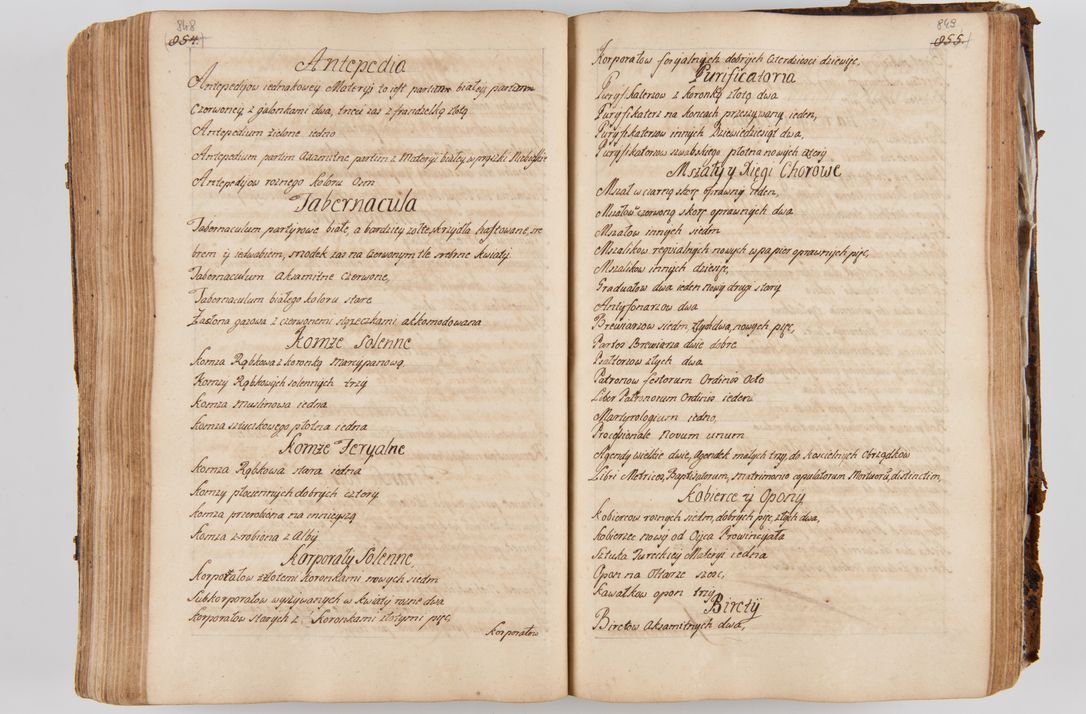 Zdjęcie nr 467 dla obiektu archiwalnego: Acta visitationis ecclesiarum parachialium tum capellarum - oratorium, hospitalium, confraternitatum ac aliorum piorum locorum intra et extra civitatem Cracoviensem consistentium, vigore litterarum specialis commissionis Cel. Principis et. R.D. Andrea Stanislai Kostka in Załuskie Załuski episcopi Cracoviensis ducis Severiensis, per Hyacinthum Łopacki canonicum et archipraesbyterum Cracoviensem, canonicum et archipraesbyterum Cracoviensem, canonicum Sandomieriensem, visitatorem a.D. 1748 et sequentii conscripta