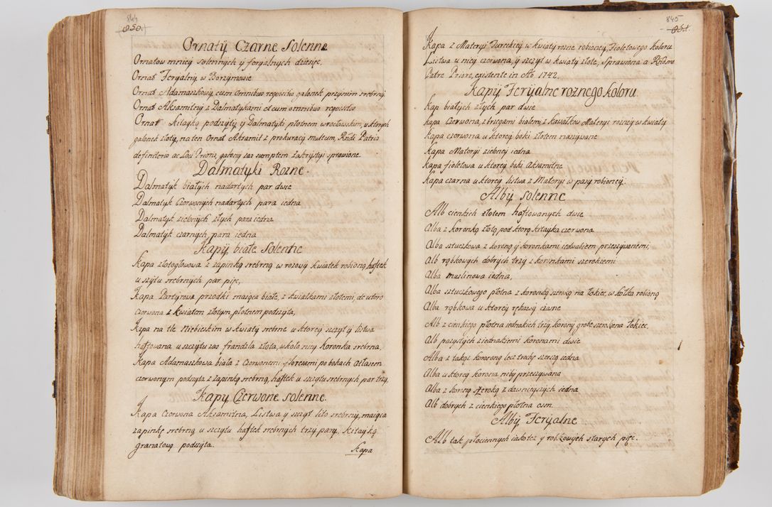 Zdjęcie nr 465 dla obiektu archiwalnego: Acta visitationis ecclesiarum parachialium tum capellarum - oratorium, hospitalium, confraternitatum ac aliorum piorum locorum intra et extra civitatem Cracoviensem consistentium, vigore litterarum specialis commissionis Cel. Principis et. R.D. Andrea Stanislai Kostka in Załuskie Załuski episcopi Cracoviensis ducis Severiensis, per Hyacinthum Łopacki canonicum et archipraesbyterum Cracoviensem, canonicum et archipraesbyterum Cracoviensem, canonicum Sandomieriensem, visitatorem a.D. 1748 et sequentii conscripta