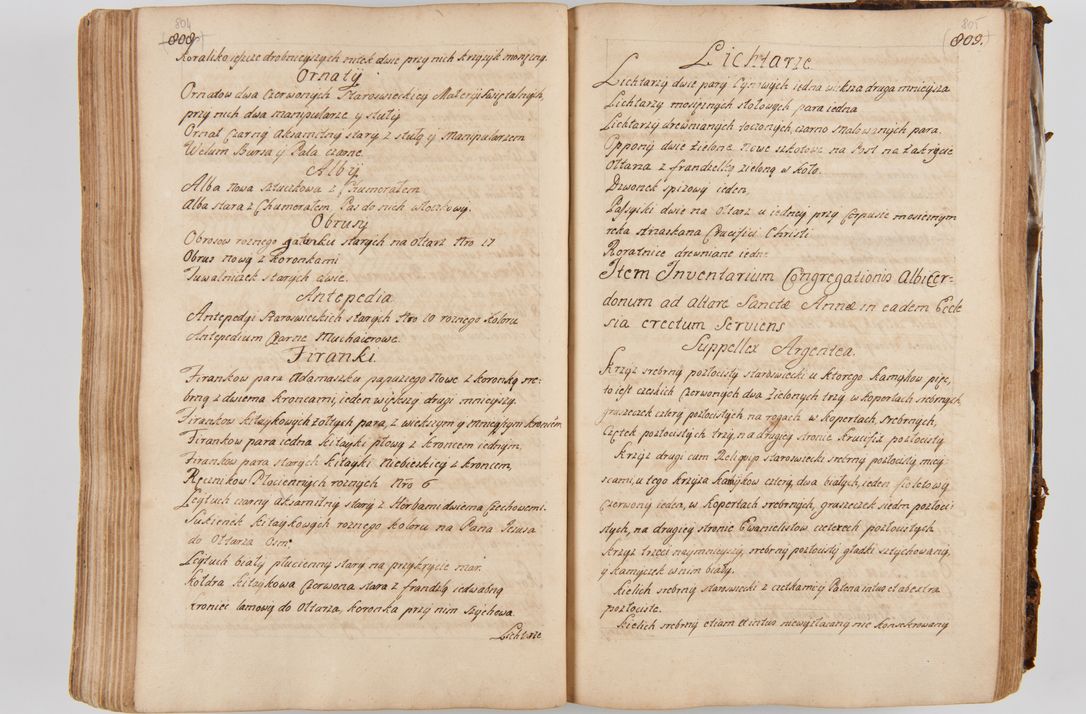 Zdjęcie nr 444 dla obiektu archiwalnego: Acta visitationis ecclesiarum parachialium tum capellarum - oratorium, hospitalium, confraternitatum ac aliorum piorum locorum intra et extra civitatem Cracoviensem consistentium, vigore litterarum specialis commissionis Cel. Principis et. R.D. Andrea Stanislai Kostka in Załuskie Załuski episcopi Cracoviensis ducis Severiensis, per Hyacinthum Łopacki canonicum et archipraesbyterum Cracoviensem, canonicum et archipraesbyterum Cracoviensem, canonicum Sandomieriensem, visitatorem a.D. 1748 et sequentii conscripta
