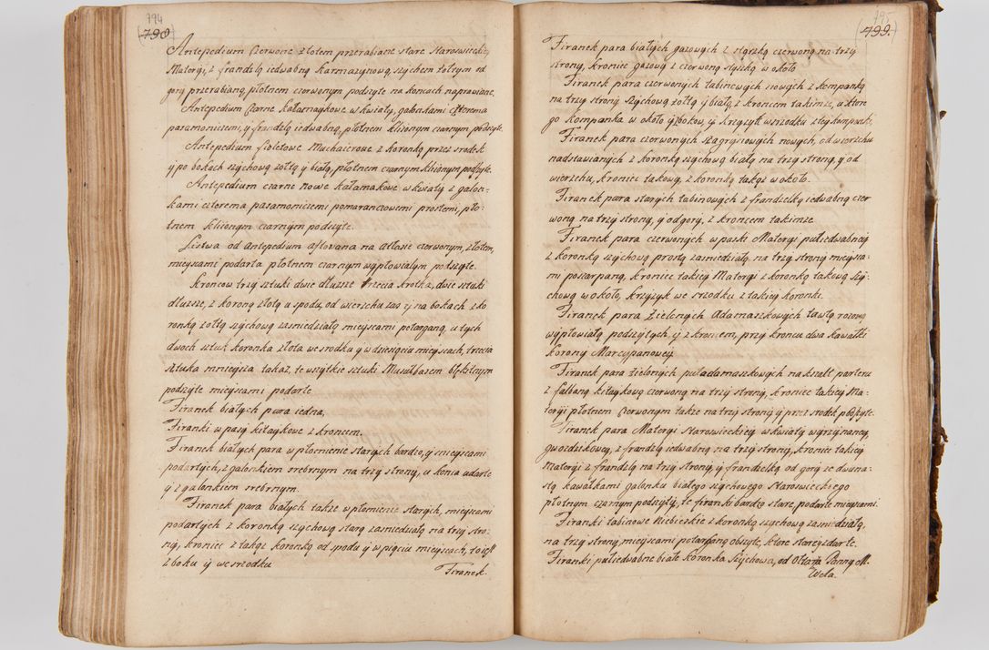 Zdjęcie nr 438 dla obiektu archiwalnego: Acta visitationis ecclesiarum parachialium tum capellarum - oratorium, hospitalium, confraternitatum ac aliorum piorum locorum intra et extra civitatem Cracoviensem consistentium, vigore litterarum specialis commissionis Cel. Principis et. R.D. Andrea Stanislai Kostka in Załuskie Załuski episcopi Cracoviensis ducis Severiensis, per Hyacinthum Łopacki canonicum et archipraesbyterum Cracoviensem, canonicum et archipraesbyterum Cracoviensem, canonicum Sandomieriensem, visitatorem a.D. 1748 et sequentii conscripta