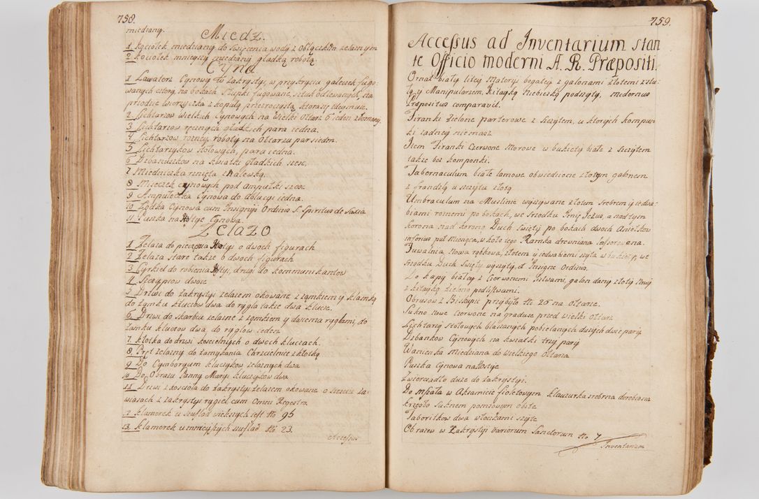 Zdjęcie nr 419 dla obiektu archiwalnego: Acta visitationis ecclesiarum parachialium tum capellarum - oratorium, hospitalium, confraternitatum ac aliorum piorum locorum intra et extra civitatem Cracoviensem consistentium, vigore litterarum specialis commissionis Cel. Principis et. R.D. Andrea Stanislai Kostka in Załuskie Załuski episcopi Cracoviensis ducis Severiensis, per Hyacinthum Łopacki canonicum et archipraesbyterum Cracoviensem, canonicum et archipraesbyterum Cracoviensem, canonicum Sandomieriensem, visitatorem a.D. 1748 et sequentii conscripta