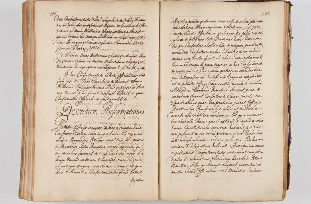 Zdjęcie nr 402 dla obiektu archiwalnego: Acta visitationis ecclesiarum parachialium tum capellarum - oratorium, hospitalium, confraternitatum ac aliorum piorum locorum intra et extra civitatem Cracoviensem consistentium, vigore litterarum specialis commissionis Cel. Principis et. R.D. Andrea Stanislai Kostka in Załuskie Załuski episcopi Cracoviensis ducis Severiensis, per Hyacinthum Łopacki canonicum et archipraesbyterum Cracoviensem, canonicum et archipraesbyterum Cracoviensem, canonicum Sandomieriensem, visitatorem a.D. 1748 et sequentii conscripta