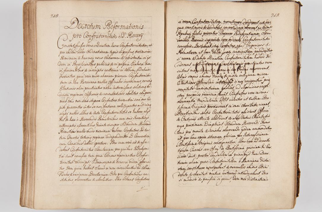 Zdjęcie nr 398 dla obiektu archiwalnego: Acta visitationis ecclesiarum parachialium tum capellarum - oratorium, hospitalium, confraternitatum ac aliorum piorum locorum intra et extra civitatem Cracoviensem consistentium, vigore litterarum specialis commissionis Cel. Principis et. R.D. Andrea Stanislai Kostka in Załuskie Załuski episcopi Cracoviensis ducis Severiensis, per Hyacinthum Łopacki canonicum et archipraesbyterum Cracoviensem, canonicum et archipraesbyterum Cracoviensem, canonicum Sandomieriensem, visitatorem a.D. 1748 et sequentii conscripta