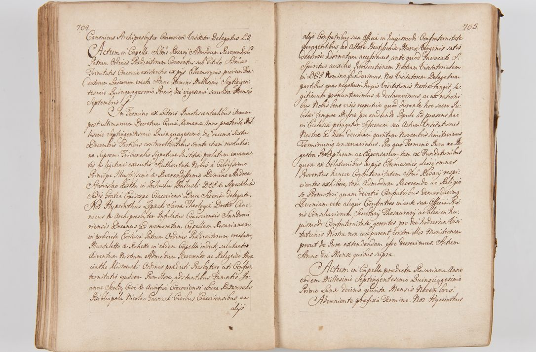 Zdjęcie nr 390 dla obiektu archiwalnego: Acta visitationis ecclesiarum parachialium tum capellarum - oratorium, hospitalium, confraternitatum ac aliorum piorum locorum intra et extra civitatem Cracoviensem consistentium, vigore litterarum specialis commissionis Cel. Principis et. R.D. Andrea Stanislai Kostka in Załuskie Załuski episcopi Cracoviensis ducis Severiensis, per Hyacinthum Łopacki canonicum et archipraesbyterum Cracoviensem, canonicum et archipraesbyterum Cracoviensem, canonicum Sandomieriensem, visitatorem a.D. 1748 et sequentii conscripta