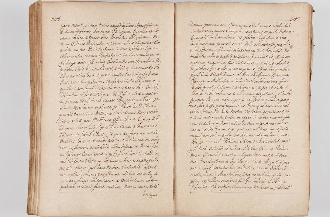 Zdjęcie nr 380 dla obiektu archiwalnego: Acta visitationis ecclesiarum parachialium tum capellarum - oratorium, hospitalium, confraternitatum ac aliorum piorum locorum intra et extra civitatem Cracoviensem consistentium, vigore litterarum specialis commissionis Cel. Principis et. R.D. Andrea Stanislai Kostka in Załuskie Załuski episcopi Cracoviensis ducis Severiensis, per Hyacinthum Łopacki canonicum et archipraesbyterum Cracoviensem, canonicum et archipraesbyterum Cracoviensem, canonicum Sandomieriensem, visitatorem a.D. 1748 et sequentii conscripta