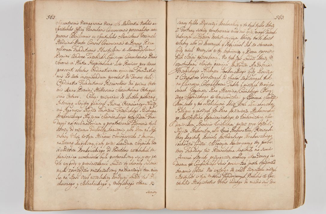 Zdjęcie nr 316 dla obiektu archiwalnego: Acta visitationis ecclesiarum parachialium tum capellarum - oratorium, hospitalium, confraternitatum ac aliorum piorum locorum intra et extra civitatem Cracoviensem consistentium, vigore litterarum specialis commissionis Cel. Principis et. R.D. Andrea Stanislai Kostka in Załuskie Załuski episcopi Cracoviensis ducis Severiensis, per Hyacinthum Łopacki canonicum et archipraesbyterum Cracoviensem, canonicum et archipraesbyterum Cracoviensem, canonicum Sandomieriensem, visitatorem a.D. 1748 et sequentii conscripta