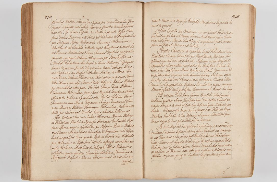 Zdjęcie nr 243 dla obiektu archiwalnego: Acta visitationis ecclesiarum parachialium tum capellarum - oratorium, hospitalium, confraternitatum ac aliorum piorum locorum intra et extra civitatem Cracoviensem consistentium, vigore litterarum specialis commissionis Cel. Principis et. R.D. Andrea Stanislai Kostka in Załuskie Załuski episcopi Cracoviensis ducis Severiensis, per Hyacinthum Łopacki canonicum et archipraesbyterum Cracoviensem, canonicum et archipraesbyterum Cracoviensem, canonicum Sandomieriensem, visitatorem a.D. 1748 et sequentii conscripta