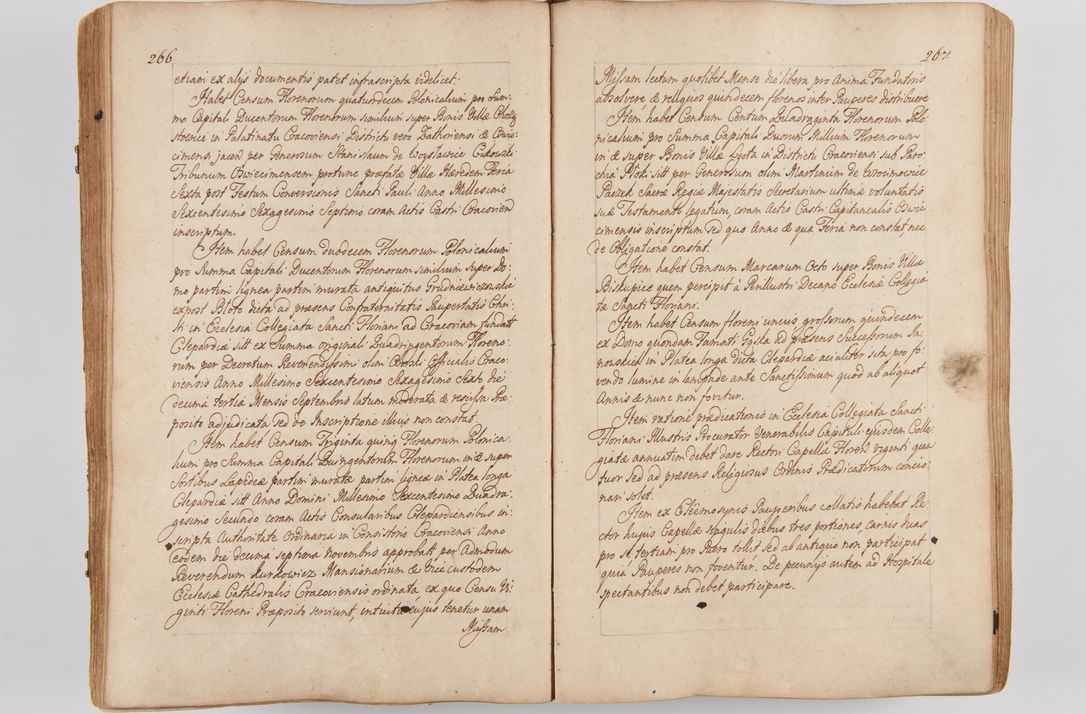 Zdjęcie nr 159 dla obiektu archiwalnego: Acta visitationis ecclesiarum parachialium tum capellarum - oratorium, hospitalium, confraternitatum ac aliorum piorum locorum intra et extra civitatem Cracoviensem consistentium, vigore litterarum specialis commissionis Cel. Principis et. R.D. Andrea Stanislai Kostka in Załuskie Załuski episcopi Cracoviensis ducis Severiensis, per Hyacinthum Łopacki canonicum et archipraesbyterum Cracoviensem, canonicum et archipraesbyterum Cracoviensem, canonicum Sandomieriensem, visitatorem a.D. 1748 et sequentii conscripta