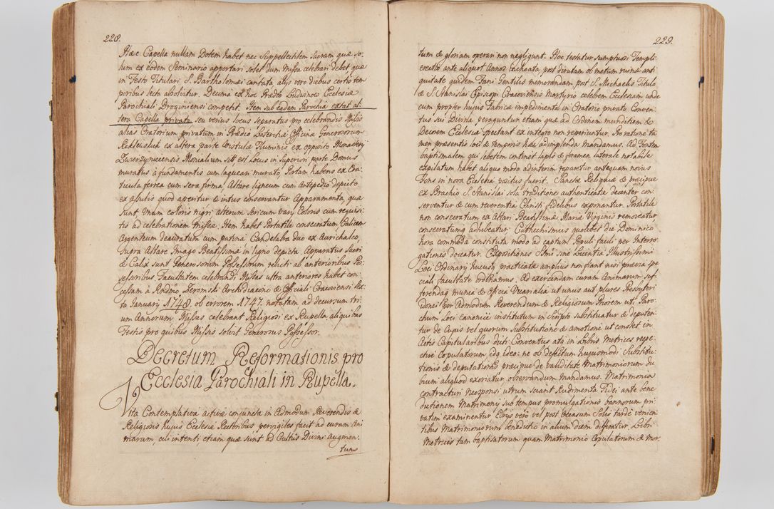 Zdjęcie nr 138 dla obiektu archiwalnego: Acta visitationis ecclesiarum parachialium tum capellarum - oratorium, hospitalium, confraternitatum ac aliorum piorum locorum intra et extra civitatem Cracoviensem consistentium, vigore litterarum specialis commissionis Cel. Principis et. R.D. Andrea Stanislai Kostka in Załuskie Załuski episcopi Cracoviensis ducis Severiensis, per Hyacinthum Łopacki canonicum et archipraesbyterum Cracoviensem, canonicum et archipraesbyterum Cracoviensem, canonicum Sandomieriensem, visitatorem a.D. 1748 et sequentii conscripta