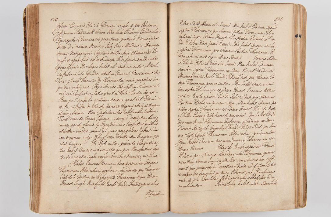Zdjęcie nr 104 dla obiektu archiwalnego: Acta visitationis ecclesiarum parachialium tum capellarum - oratorium, hospitalium, confraternitatum ac aliorum piorum locorum intra et extra civitatem Cracoviensem consistentium, vigore litterarum specialis commissionis Cel. Principis et. R.D. Andrea Stanislai Kostka in Załuskie Załuski episcopi Cracoviensis ducis Severiensis, per Hyacinthum Łopacki canonicum et archipraesbyterum Cracoviensem, canonicum et archipraesbyterum Cracoviensem, canonicum Sandomieriensem, visitatorem a.D. 1748 et sequentii conscripta