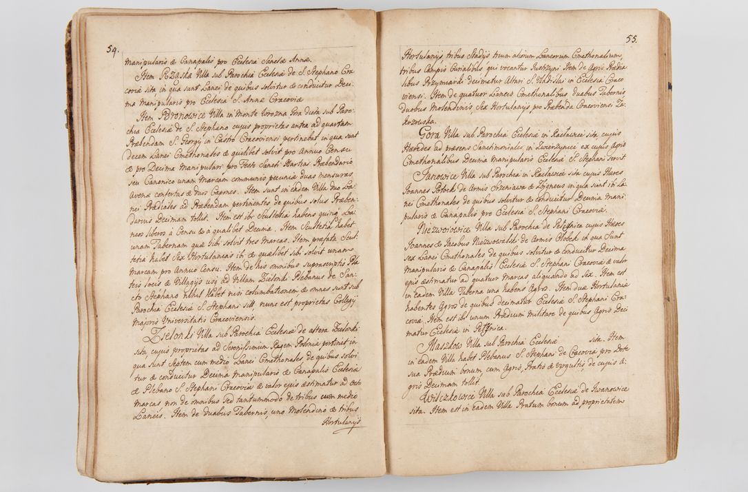 Zdjęcie nr 42 dla obiektu archiwalnego: Acta visitationis ecclesiarum parachialium tum capellarum - oratorium, hospitalium, confraternitatum ac aliorum piorum locorum intra et extra civitatem Cracoviensem consistentium, vigore litterarum specialis commissionis Cel. Principis et. R.D. Andrea Stanislai Kostka in Załuskie Załuski episcopi Cracoviensis ducis Severiensis, per Hyacinthum Łopacki canonicum et archipraesbyterum Cracoviensem, canonicum et archipraesbyterum Cracoviensem, canonicum Sandomieriensem, visitatorem a.D. 1748 et sequentii conscripta