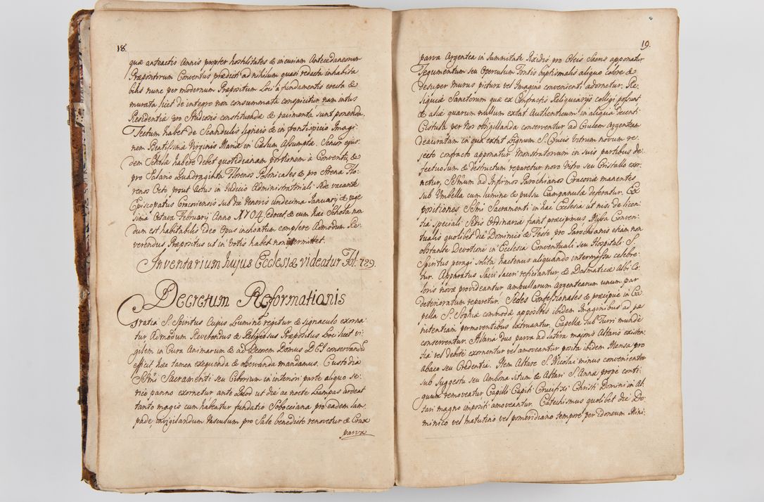 Zdjęcie nr 23 dla obiektu archiwalnego: Acta visitationis ecclesiarum parachialium tum capellarum - oratorium, hospitalium, confraternitatum ac aliorum piorum locorum intra et extra civitatem Cracoviensem consistentium, vigore litterarum specialis commissionis Cel. Principis et. R.D. Andrea Stanislai Kostka in Załuskie Załuski episcopi Cracoviensis ducis Severiensis, per Hyacinthum Łopacki canonicum et archipraesbyterum Cracoviensem, canonicum et archipraesbyterum Cracoviensem, canonicum Sandomieriensem, visitatorem a.D. 1748 et sequentii conscripta