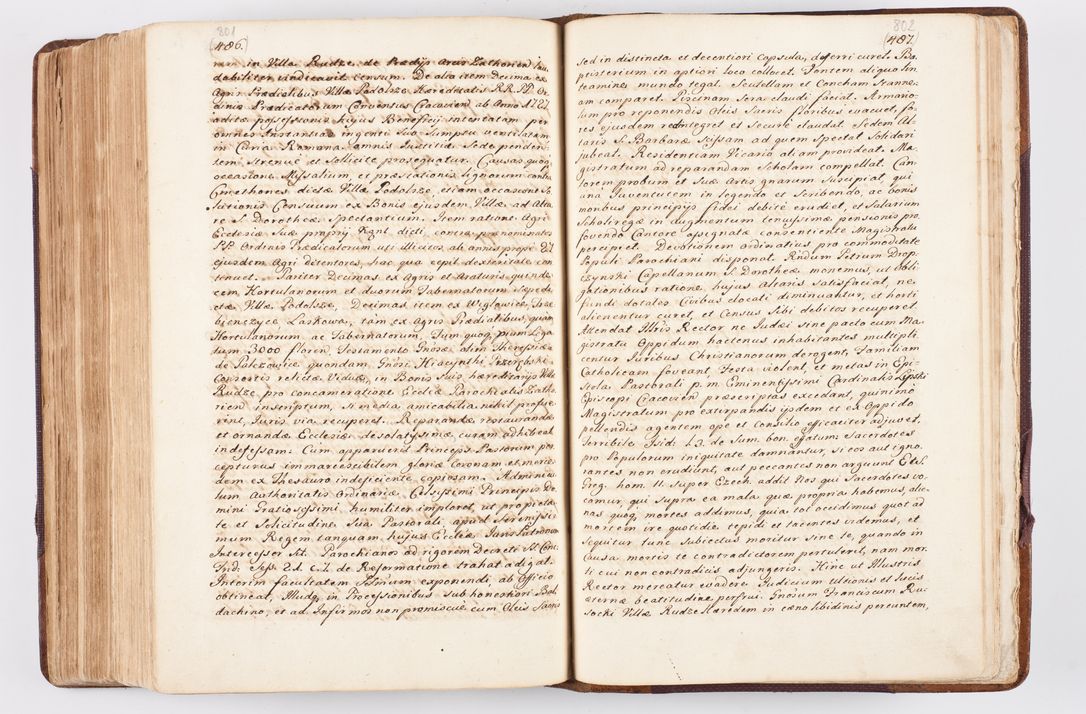Zdjęcie nr 391 dla obiektu archiwalnego: Visitatio ecclesiarum parochialium, praebendarum, capellarum, hospitalium atque confraternitatum, nec non beneficiorum in decanatibus Oswiecimensis et Zathoriensis, archidiaconatus et officialatus Cracoviensis existentium per R.D. Franciscum Lanckoroński, canonicum cathedralem Cracoviensem, visitatorem delegatum a.D. 1747 et 1748 expedita