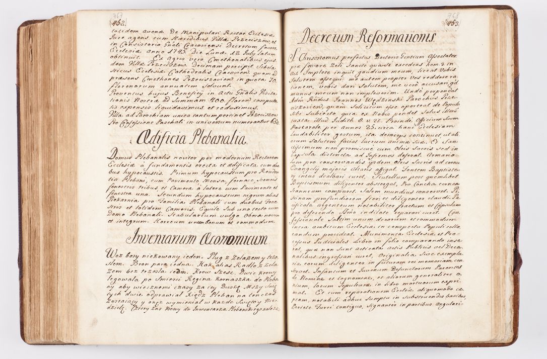 Zdjęcie nr 374 dla obiektu archiwalnego: Visitatio ecclesiarum parochialium, praebendarum, capellarum, hospitalium atque confraternitatum, nec non beneficiorum in decanatibus Oswiecimensis et Zathoriensis, archidiaconatus et officialatus Cracoviensis existentium per R.D. Franciscum Lanckoroński, canonicum cathedralem Cracoviensem, visitatorem delegatum a.D. 1747 et 1748 expedita