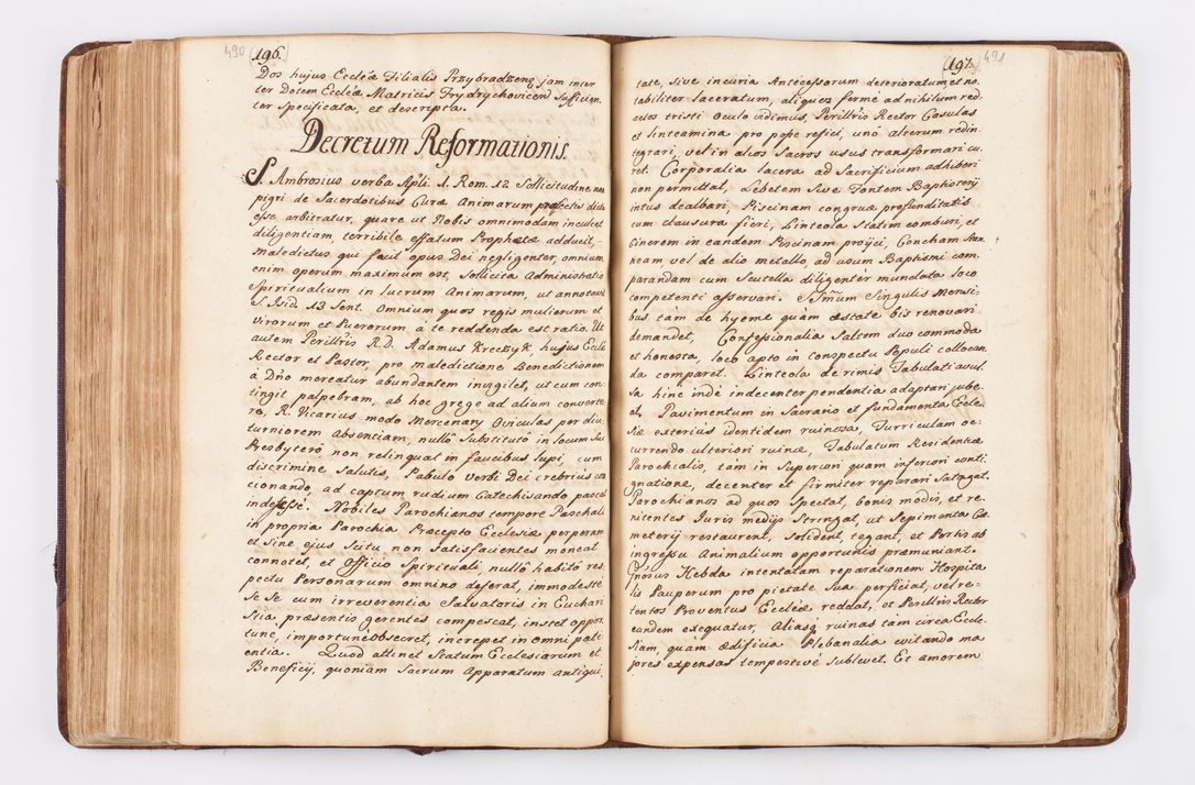 Zdjęcie nr 242 dla obiektu archiwalnego: Visitatio ecclesiarum parochialium, praebendarum, capellarum, hospitalium atque confraternitatum, nec non beneficiorum in decanatibus Oswiecimensis et Zathoriensis, archidiaconatus et officialatus Cracoviensis existentium per R.D. Franciscum Lanckoroński, canonicum cathedralem Cracoviensem, visitatorem delegatum a.D. 1747 et 1748 expedita
