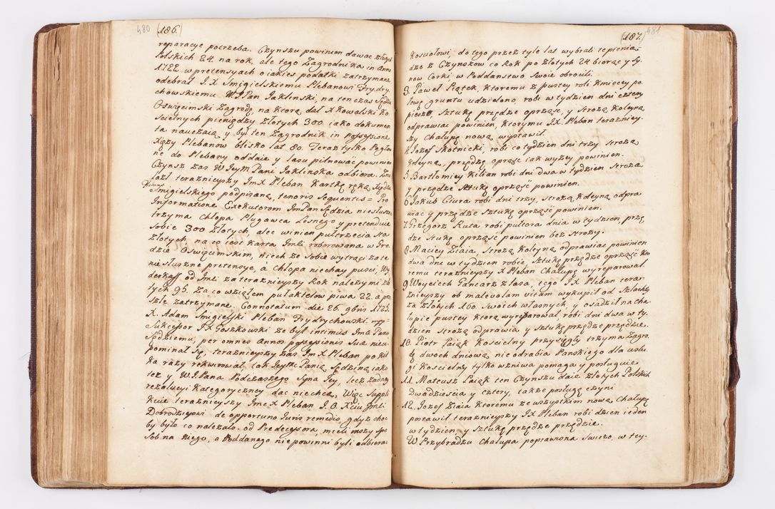 Zdjęcie nr 237 dla obiektu archiwalnego: Visitatio ecclesiarum parochialium, praebendarum, capellarum, hospitalium atque confraternitatum, nec non beneficiorum in decanatibus Oswiecimensis et Zathoriensis, archidiaconatus et officialatus Cracoviensis existentium per R.D. Franciscum Lanckoroński, canonicum cathedralem Cracoviensem, visitatorem delegatum a.D. 1747 et 1748 expedita
