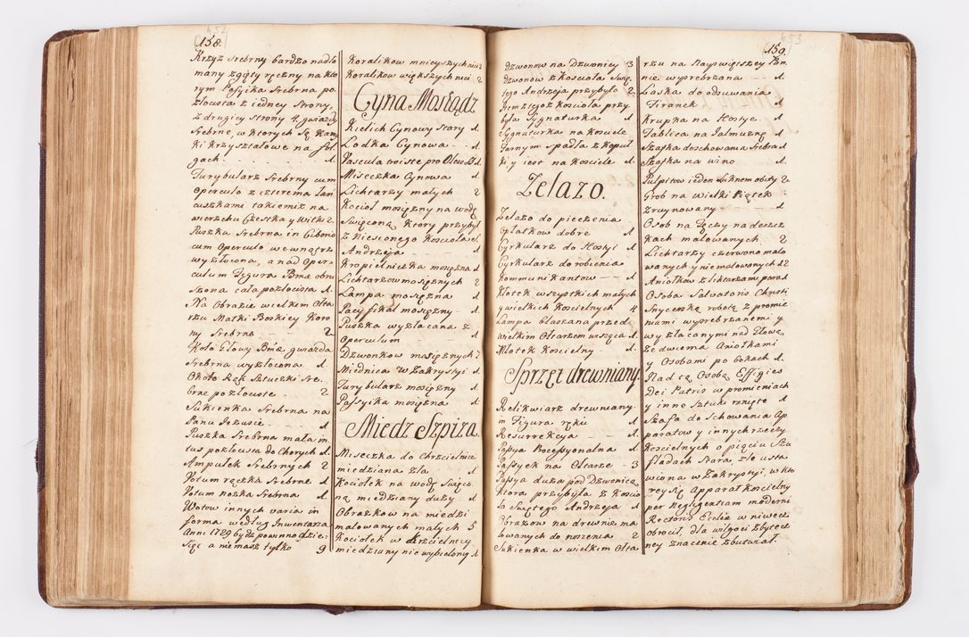 Zdjęcie nr 223 dla obiektu archiwalnego: Visitatio ecclesiarum parochialium, praebendarum, capellarum, hospitalium atque confraternitatum, nec non beneficiorum in decanatibus Oswiecimensis et Zathoriensis, archidiaconatus et officialatus Cracoviensis existentium per R.D. Franciscum Lanckoroński, canonicum cathedralem Cracoviensem, visitatorem delegatum a.D. 1747 et 1748 expedita