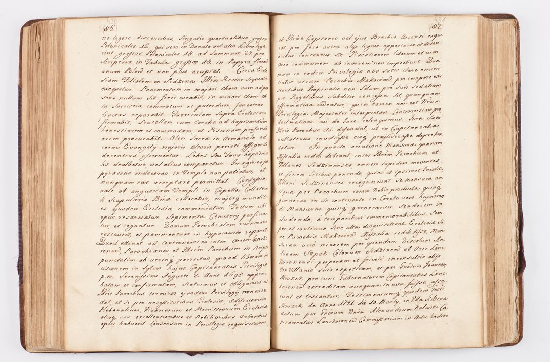 Zdjęcie nr 185 dla obiektu archiwalnego: Visitatio ecclesiarum parochialium, praebendarum, capellarum, hospitalium atque confraternitatum, nec non beneficiorum in decanatibus Oswiecimensis et Zathoriensis, archidiaconatus et officialatus Cracoviensis existentium per R.D. Franciscum Lanckoroński, canonicum cathedralem Cracoviensem, visitatorem delegatum a.D. 1747 et 1748 expedita