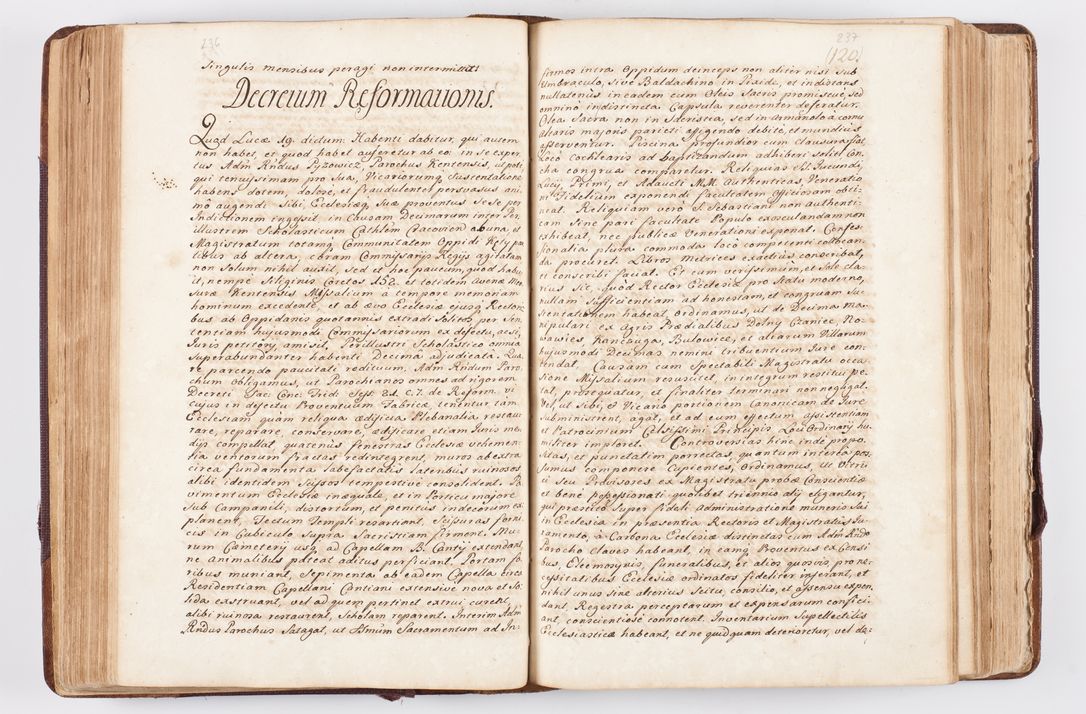 Zdjęcie nr 132 dla obiektu archiwalnego: Visitatio ecclesiarum parochialium, praebendarum, capellarum, hospitalium atque confraternitatum, nec non beneficiorum in decanatibus Oswiecimensis et Zathoriensis, archidiaconatus et officialatus Cracoviensis existentium per R.D. Franciscum Lanckoroński, canonicum cathedralem Cracoviensem, visitatorem delegatum a.D. 1747 et 1748 expedita