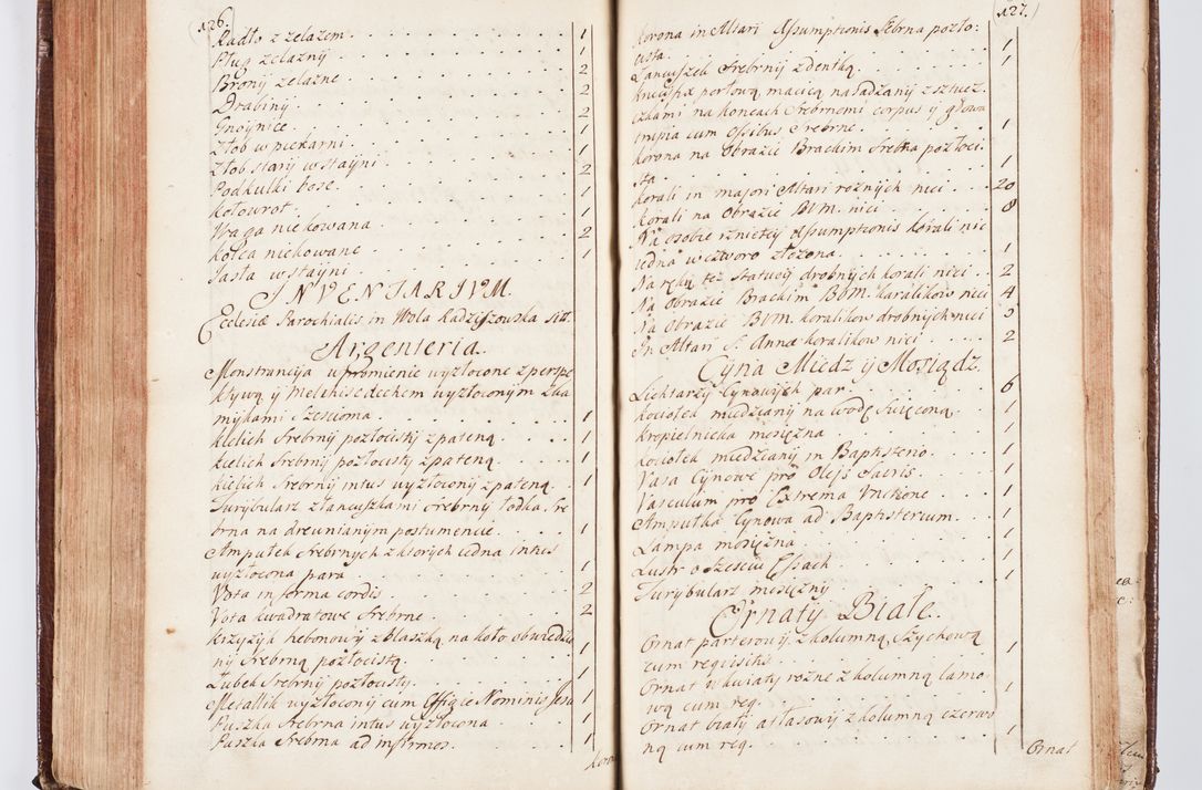 Zdjęcie nr 216 dla obiektu archiwalnego: Visitatio ecclesiarum parachialium, praebendarum, capellarum, hospitalium atque confraternitatum, nec non beneficiorum in decanatu Scaviensi foraneo, dioecesis, archidiaconatus et officialatus Cracoviensis consistentiu, ex speciali mandato Cel. Principis R.D. Andreae Stanislai Kostka in Załuskie Załuski, episcopi Cracoviensis canonicum, parochialis s. Nicolai ad Cracowiam praepositum, delegatum extraordinarium visitatorem a.D. 1748 