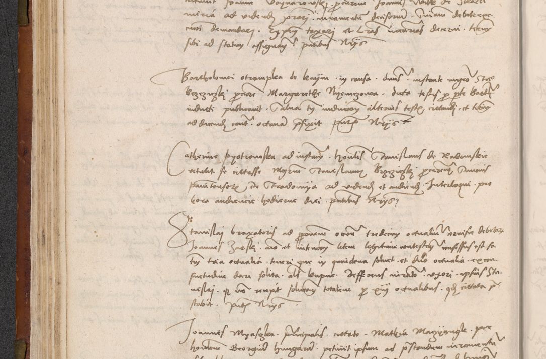 Zdjęcie nr 105 dla obiektu archiwalnego: In nomine Domini. Amen. Sub anno eiusdem Domini millesimo quingentesimo vigesimo, indicione octava, pontificatus sanctissimi in Christo patris et domini nostri domini Leonis divina providencia pape decimi moderni anno ad 19 Marcii durante septimo, acta actorum coram venerabili viro domino Thoma Rosznowski canonico et officiali generali Cracoviensi felicibus, sideribus continuantur atque exordium capiunt et Dii faveant ceptis