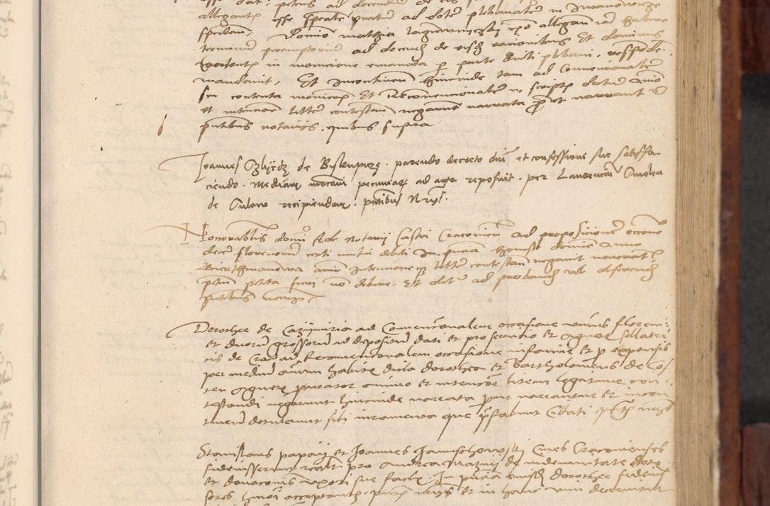 Zdjęcie nr 360 dla obiektu archiwalnego: In nomine Domini. Amen. Sub anno eiusdem Domini millesimo quingentesimo vigesimo, indicione octava, pontificatus sanctissimi in Christo patris et domini nostri domini Leonis divina providencia pape decimi moderni anno ad 19 Marcii durante septimo, acta actorum coram venerabili viro domino Thoma Rosznowski canonico et officiali generali Cracoviensi felicibus, sideribus continuantur atque exordium capiunt et Dii faveant ceptis