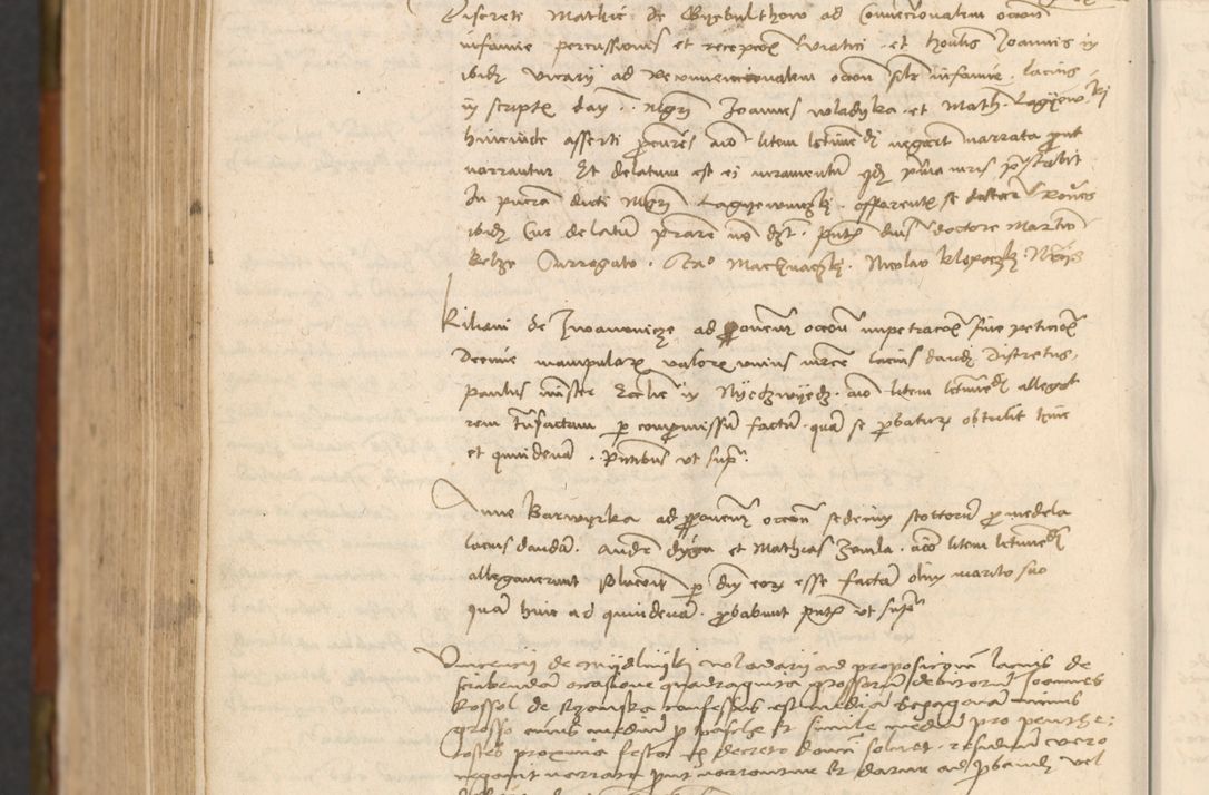 Zdjęcie nr 977 dla obiektu archiwalnego: In nomine Domini. Amen. Sub anno eiusdem Domini millesimo quingentesimo vigesimo, indicione octava, pontificatus sanctissimi in Christo patris et domini nostri domini Leonis divina providencia pape decimi moderni anno ad 19 Marcii durante septimo, acta actorum coram venerabili viro domino Thoma Rosznowski canonico et officiali generali Cracoviensi felicibus, sideribus continuantur atque exordium capiunt et Dii faveant ceptis