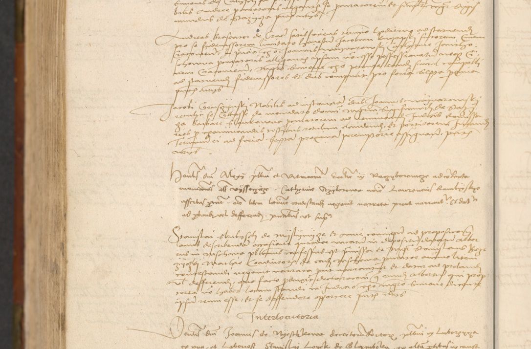 Zdjęcie nr 1123 dla obiektu archiwalnego: In nomine Domini. Amen. Sub anno eiusdem Domini millesimo quingentesimo vigesimo, indicione octava, pontificatus sanctissimi in Christo patris et domini nostri domini Leonis divina providencia pape decimi moderni anno ad 19 Marcii durante septimo, acta actorum coram venerabili viro domino Thoma Rosznowski canonico et officiali generali Cracoviensi felicibus, sideribus continuantur atque exordium capiunt et Dii faveant ceptis