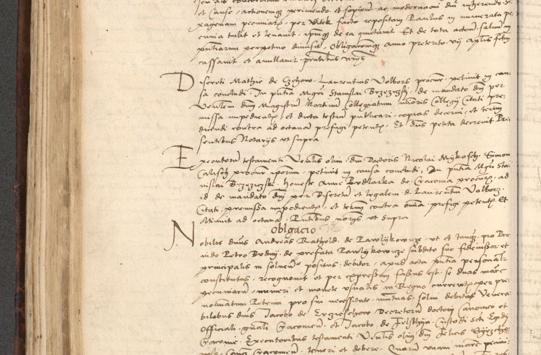 Zdjęcie nr 382 dla obiektu archiwalnego: INRI. Acta actorum, obligacionum et sentenciarum tam interlocutoriarum quam diffinitivarum coram reverendo patre ac egregio viro domino Jacobo Erciss[o]wski decretorum doctorem, canonico et officiali generali Cracoviensi ad annum Domini 1528, indicionem primam, pontificatus sanctissimi in Christo patris et domini domini Clementis divina probidendcia pape seprtimi, annum quintum, per Stanislaum de Mordi legalem consistorii notarium omine felici inchoantur
