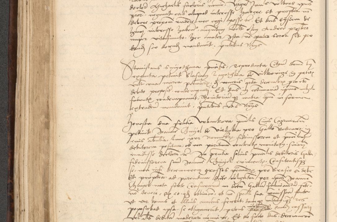 Zdjęcie nr 354 dla obiektu archiwalnego: INRI. Acta actorum, obligacionum et sentenciarum tam interlocutoriarum quam diffinitivarum coram reverendo patre ac egregio viro domino Jacobo Erciss[o]wski decretorum doctorem, canonico et officiali generali Cracoviensi ad annum Domini 1528, indicionem primam, pontificatus sanctissimi in Christo patris et domini domini Clementis divina probidendcia pape seprtimi, annum quintum, per Stanislaum de Mordi legalem consistorii notarium omine felici inchoantur